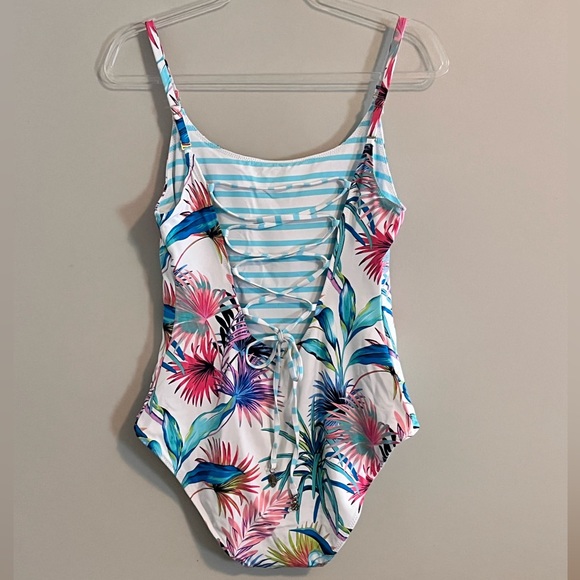 TOMMY BAHAMA | 10 | Reversible | Padded - Picture 3 of 13